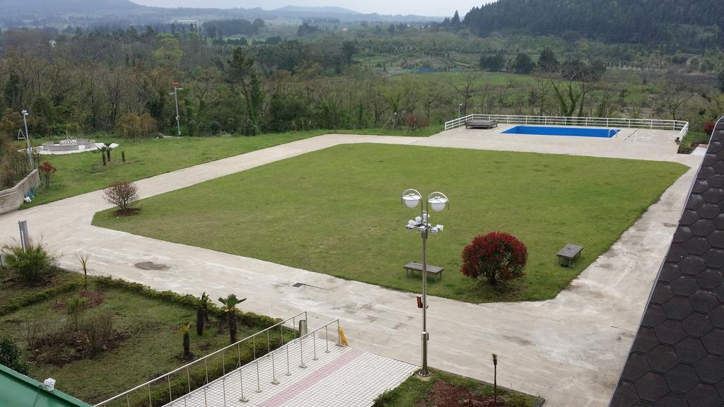 Geomunoreum Hostel Jeju Exterior foto